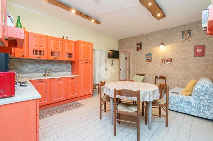 Casa trilocale in vendita in Via Borgone, Torino