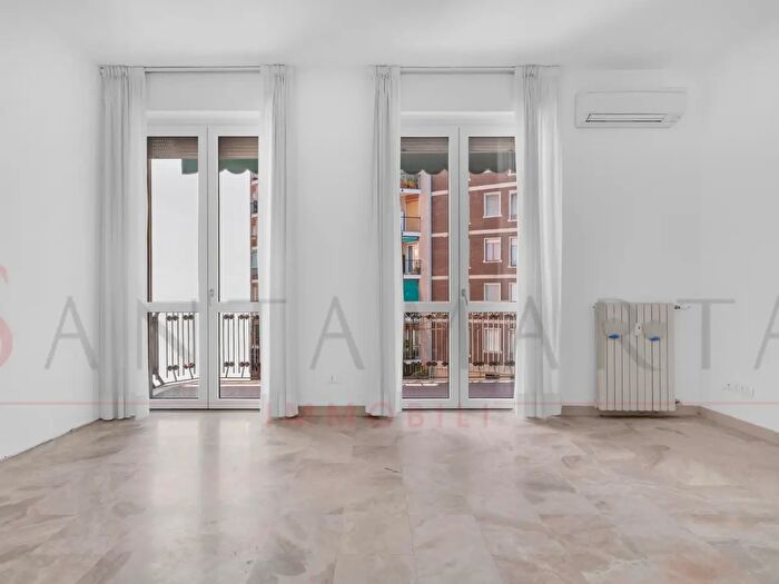 Appartamento bilocale in vendita in Piazza Firenze, Milano