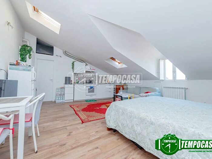 Appartamento monolocale in vendita in Via Catullo, Milano