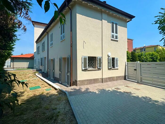 Casa con 5 locali in vendita in Via Bianchi Ferrari, Modena