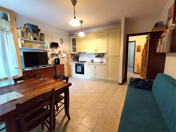 Appartamento trilocale in vendita in Sarzana