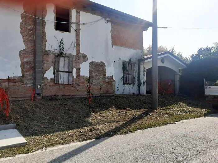 Casa con 6 locali in vendita in Via Olmo, Conselve