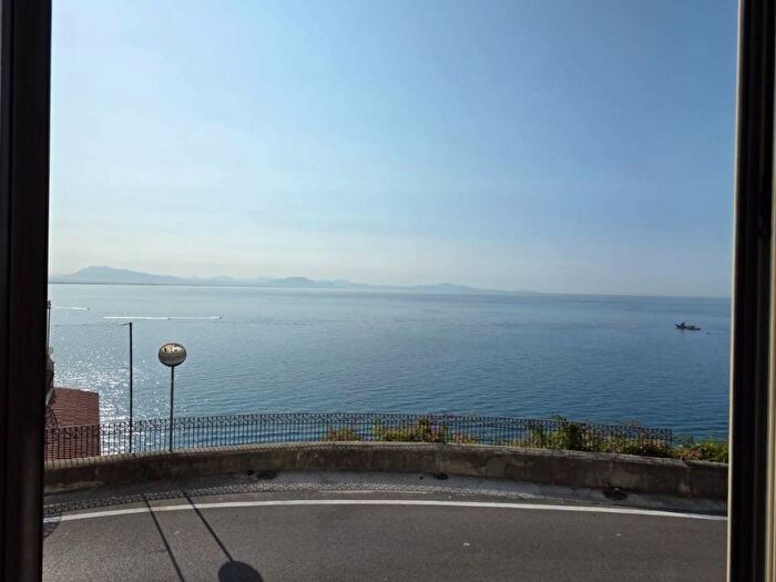 Appartamento bilocale in affitto in Strada Statale Amalfitana, Cetara