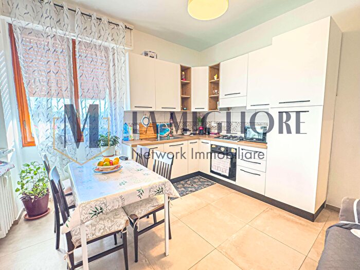 Appartamento trilocale in vendita in Via Macallè, Pistoia