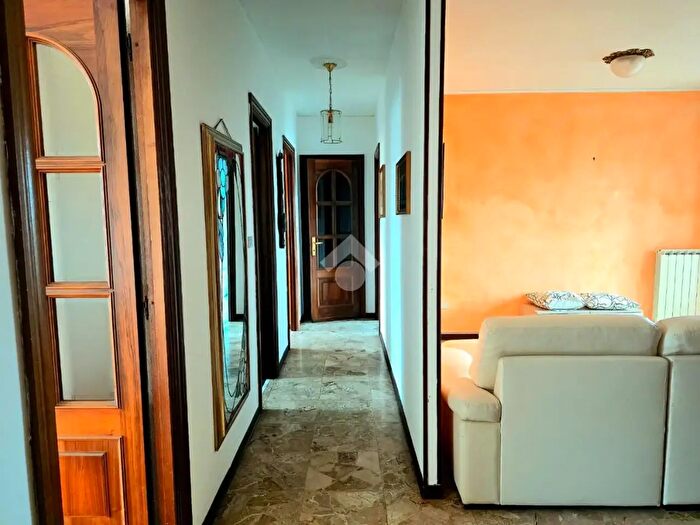 Appartamento quadrilocale in vendita in Via Chiappino, Savona