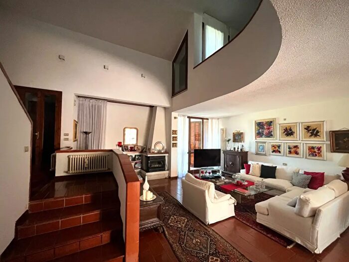 Casa con 7 locali in vendita in Rovigo