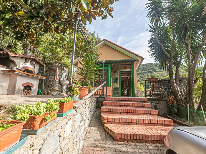 Casa con 10 locali in vendita in Strada Provinciale, Sori
