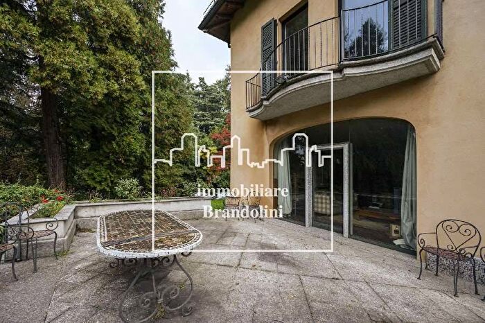 Casa con 6 locali in affitto in Cartabbia, Varese