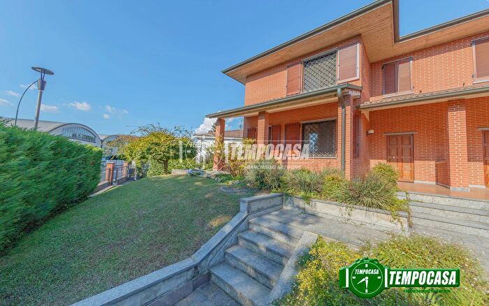 Casa quadrilocale in vendita in Via Giuseppe di Vittorio, Lacchiarella