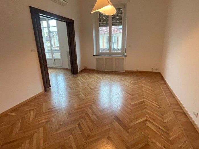 Appartamento trilocale in affitto in Via Legnano, Crocetta, Torino