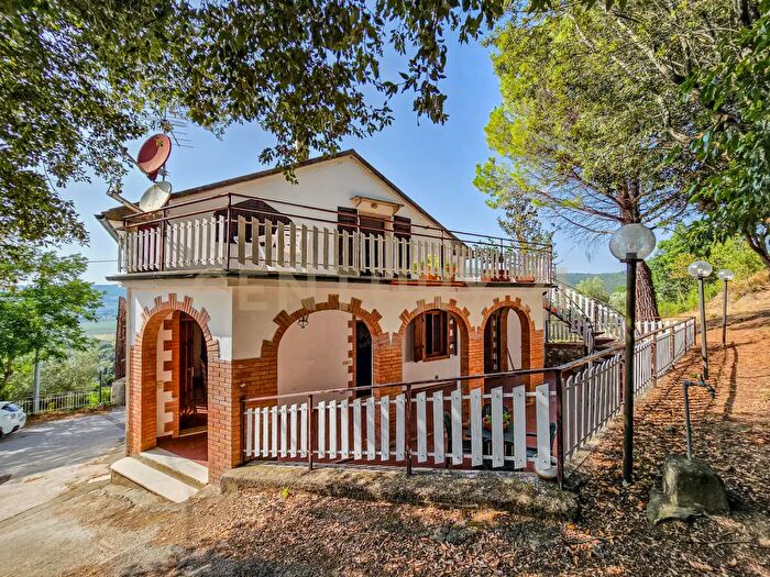 Casa con 14 locali in vendita in Località Granchiaia Snc, Massa Marittima