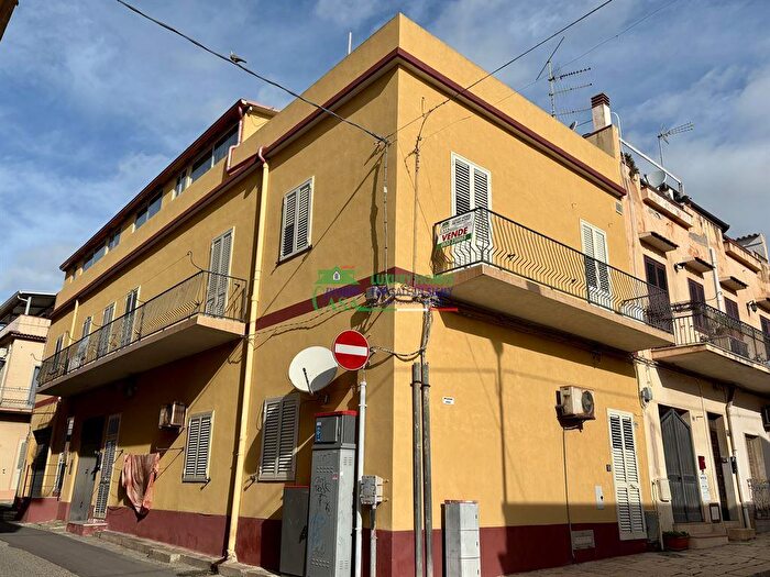 Appartamento quadrilocale in vendita in Via Imbastari, Ragusa