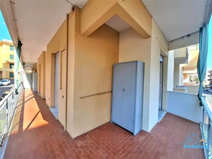 Appartamento trilocale in vendita in Via Manzoni, Loano