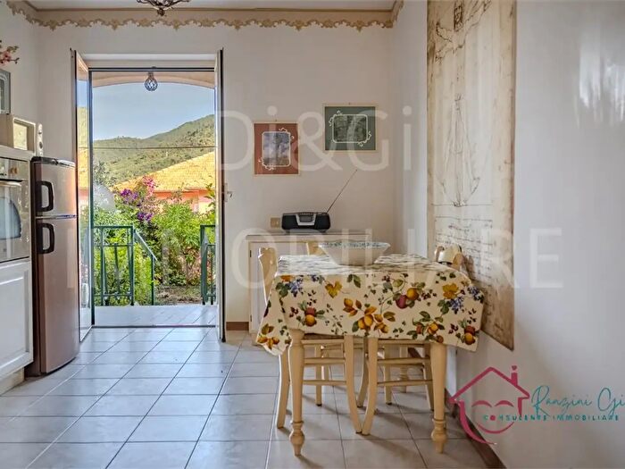 Appartamento trilocale in vendita in Frazione Coasco Marina Verde, Villanova D'Albenga
