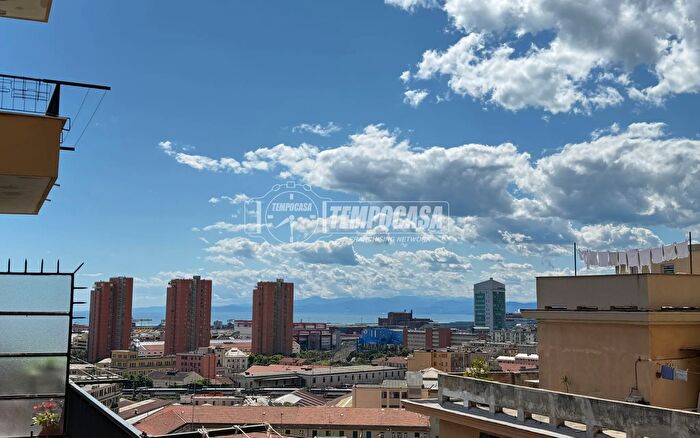 Appartamento con 5 locali in vendita in Via dei Landi, Genova