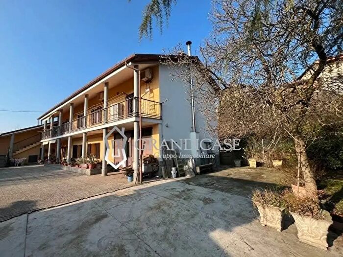 Casa con 10 locali in vendita in Via Luigi Farini, Saluggia