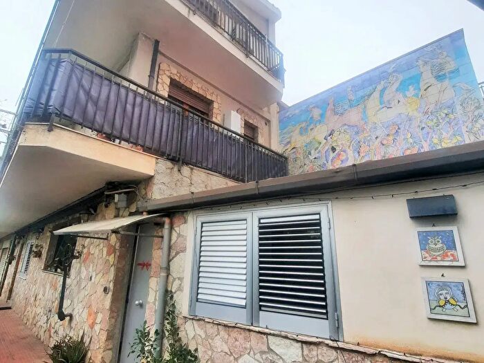 Casa con 5 locali in vendita in Via Orsa Maggiore, Palermo