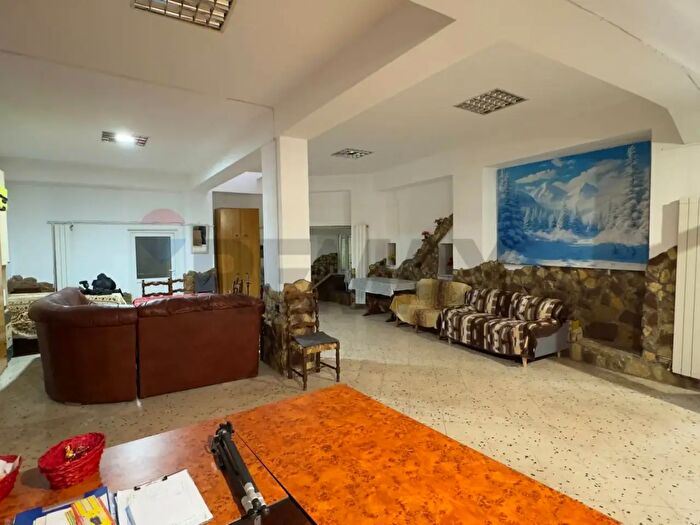 Appartamento con 5 locali in vendita in Via Gian Filippo Ingrassia, Palermo