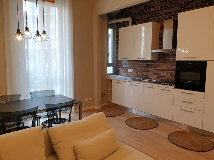 Appartamento trilocale in affitto in Via Monviso, Cenisio, Milano