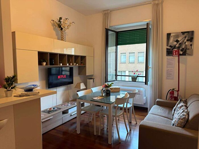 Appartamento bilocale in affitto in Via Fabio Filzi, Centrale, Milano