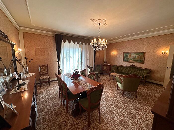 Appartamento con 5 locali in vendita in Via Nuova S Antonio, Modica