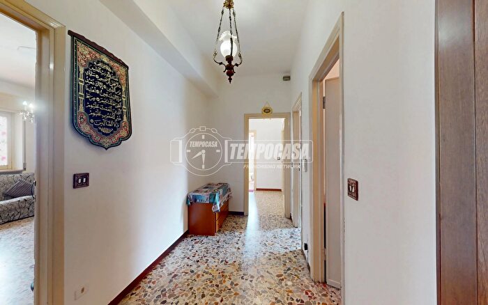 Appartamento trilocale in vendita in Via G Donizetti, Carate Brianza