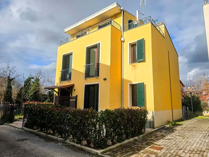 Casa con 5 locali in vendita in Via della Palazzina, Urbania