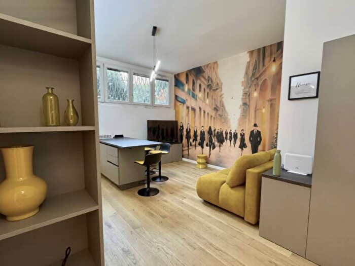 Appartamento trilocale in affitto in Porta Romana Medaglie d'Oro, Milano
