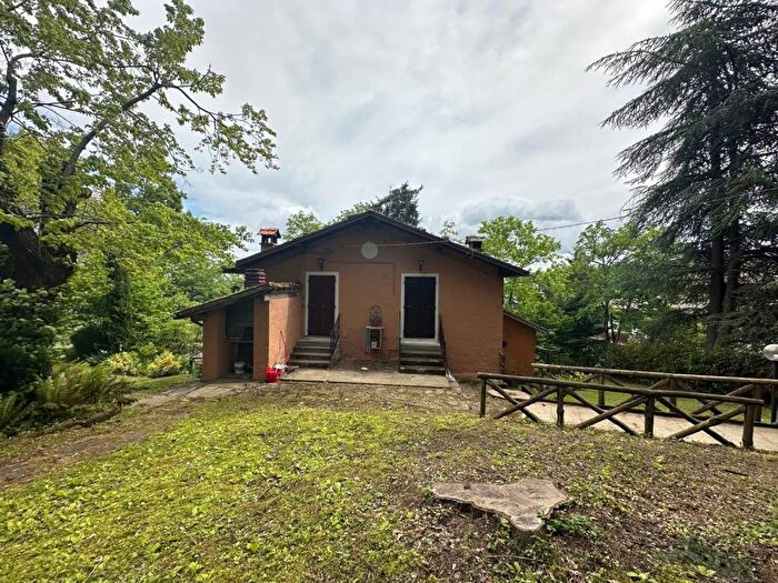 Appartamento con 5 locali in affitto in Via Giuseppe Garibaldi, Centro, Castiglione dei Pepoli