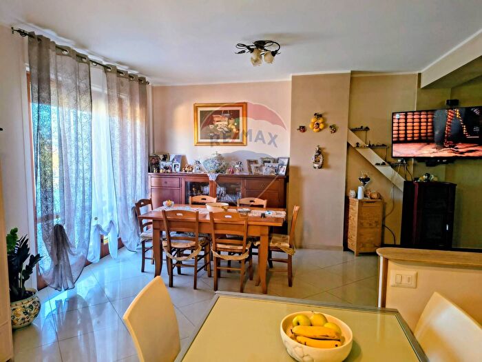 Appartamento quadrilocale in vendita in Via San Rocco, Bastia Umbra