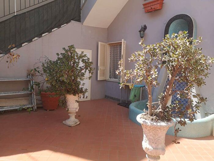 Appartamento trilocale in affitto in Via San Benedetto, Centro, Casoria