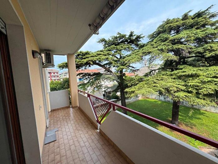 Appartamento con 5 locali in affitto in Via Nerio Toffaletti, Borgo Roma, Verona