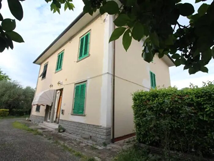 Casa con 6 locali in vendita in Via Sottopoggio per San Donato, Empoli