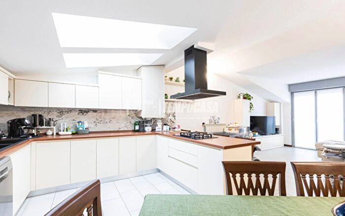 Case in Vendita e in Affitto - 2