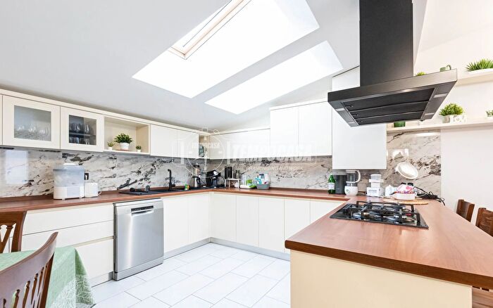 Appartamento trilocale in vendita in Carugo