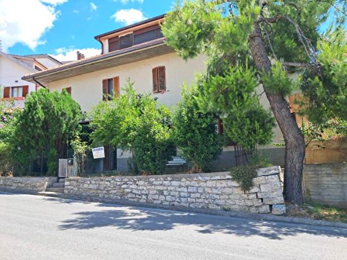 Appartamento con 6 locali in vendita in Via ELuzi, Ascoli Piceno