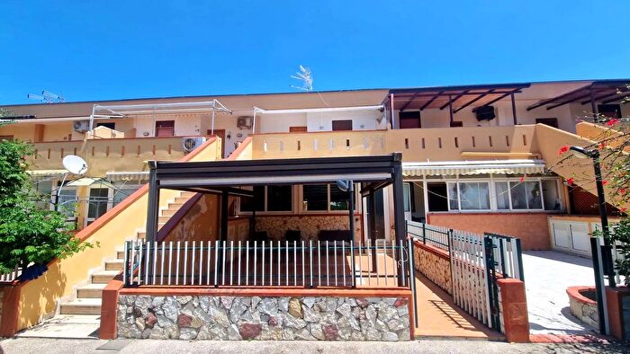 Casa trilocale in vendita in Contrada Pistavecchia, Campofelice Di Roccella