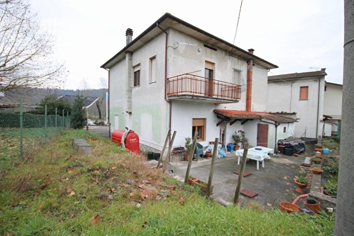 Casa con 8 locali in vendita in Arrara, Capannori