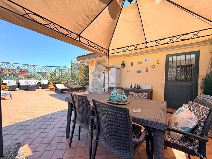 Casa quadrilocale in vendita in Via Figliuolo, San Giorgio A Cremano