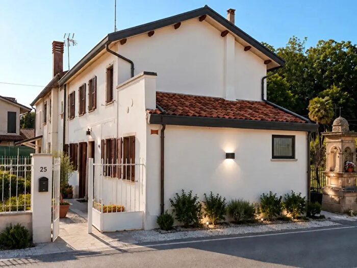 Casa trilocale in vendita in Via Cesare Balbo, Candiana