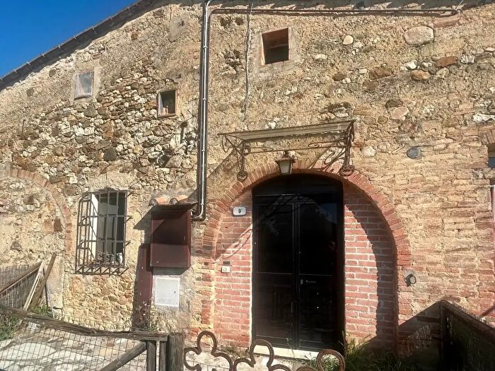 Casa con 7 locali in vendita in Lornano Si, Monteriggioni