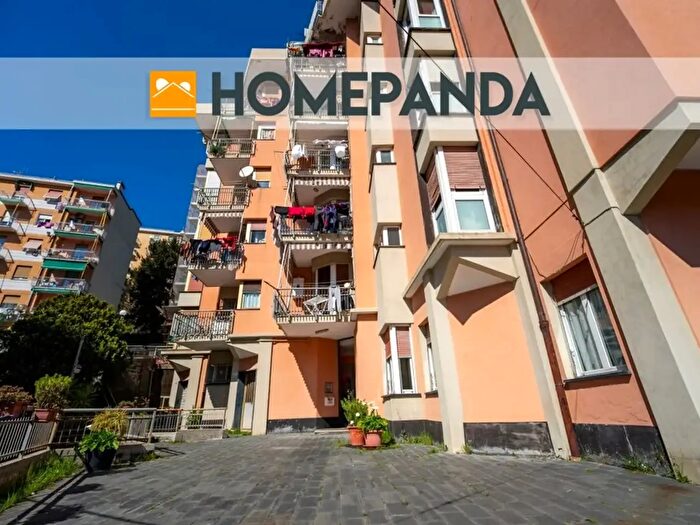Appartamento con 6 locali in vendita in Via Giulia De Vincenzi, Genova