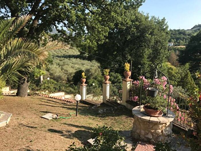 Casa con 6 locali in vendita in Terni