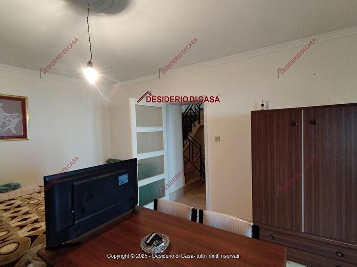 Casa con 6 locali in vendita in Gangi