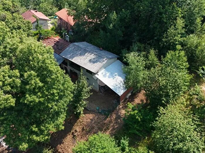 Casa con 7 locali in vendita in Via Brich Genre, Gambasca