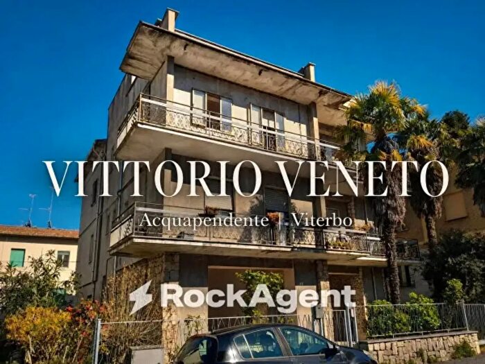 Appartamento con 5 locali in vendita in Via Vittorio Veneto, Grotte Di Castro