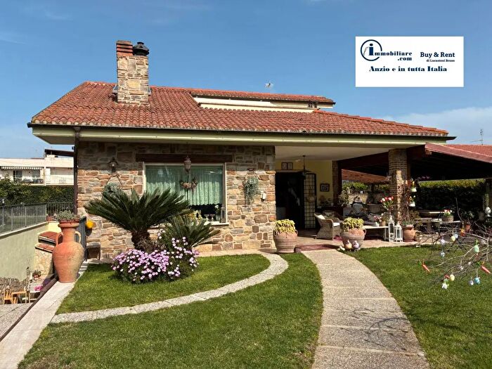 Casa quadrilocale in vendita in Via degli Zucchetti N, Nettuno