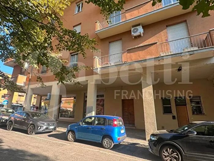 Appartamento quadrilocale in vendita in Via Toscana, Bologna
