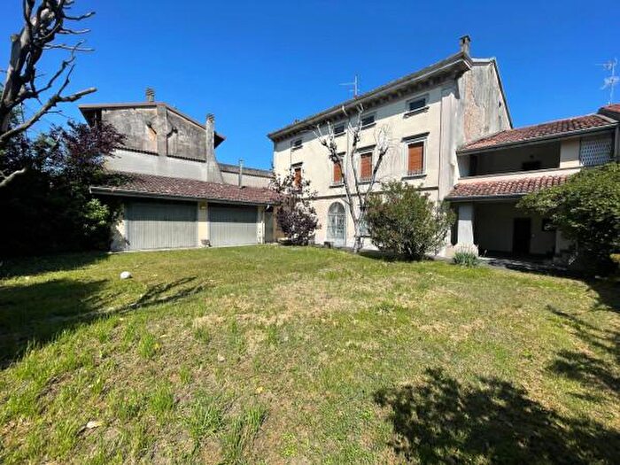 Casa con 6 locali in vendita in Via Giuseppe Scotti, Fontanella
