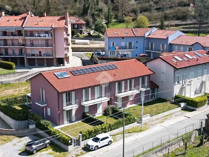 Appartamento con 5 locali in vendita in Via Le Pieve, Cortemilia